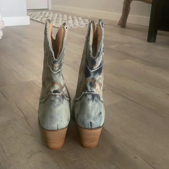 ARIDER girl boots. Size 10. NWOT. Never been worn! - Picture 5 of 8